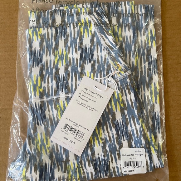Tavi Noir High Waisted  7/8 Tight Medium Sky Ikat NWT - Picture 3 of 3